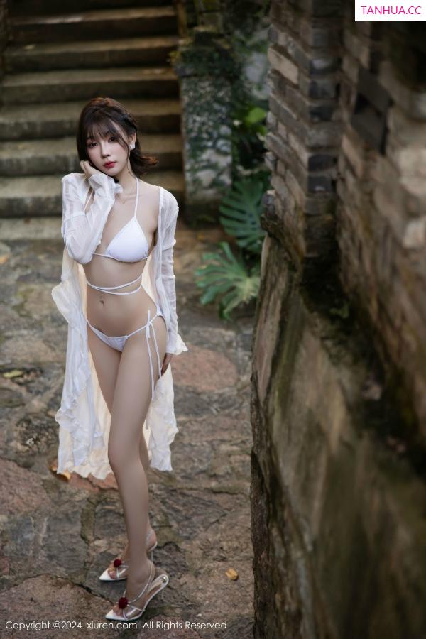 陈芝 芝芝Booty [XiuRen]高清写真图 2024.10.31 No.9375 徐莉芝Booty 丝袜美腿第8张图片